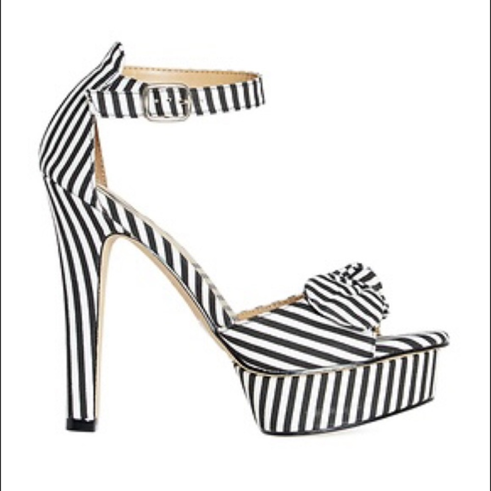 DV8 DOLCE VITA PERLA HEELS size 8